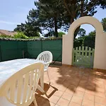Jolie Maison T3 Bis A La Palmyre, 6 Pers, Terrasse - Fr-1-705-45 Semesterbostad *